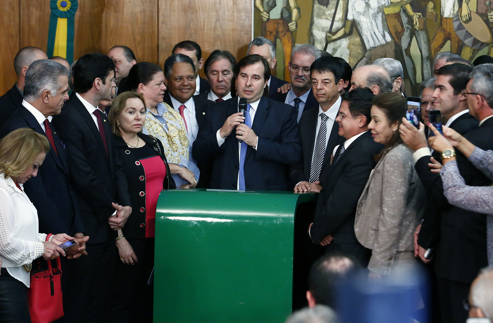 Rodrigo Maia sanciona programa de ajuda financeira a Santas Casas, que vai disponibilizar R$ 10 bi em cinco anos